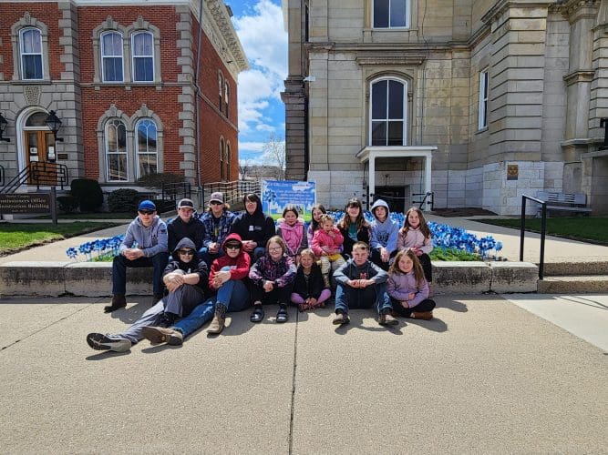 4-H Banner Bound Club plants pinwheels for Child Abuse and Neglect ...